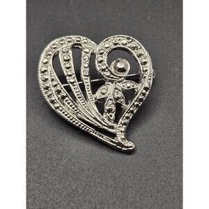 Vintage Silvertone Heart Shsped Brooch Pin